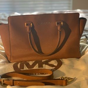 Michael Kors Selma Luggage Medium Crossbody Bag